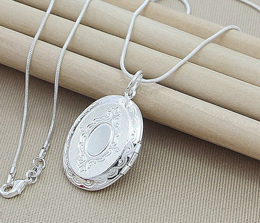 Capture Memories with Timeless Elegance: Silver Locket for Women